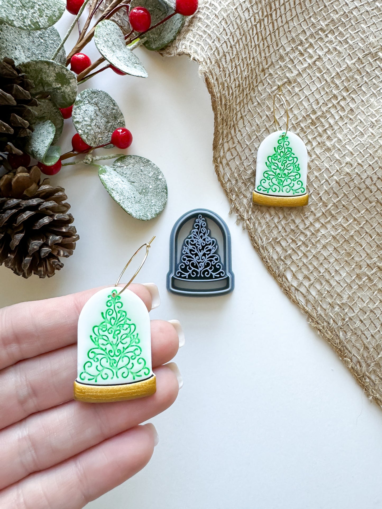 CHRISTMAS TREE SNOWGLOBE | CHRISTMAS | CLAY CUTTER