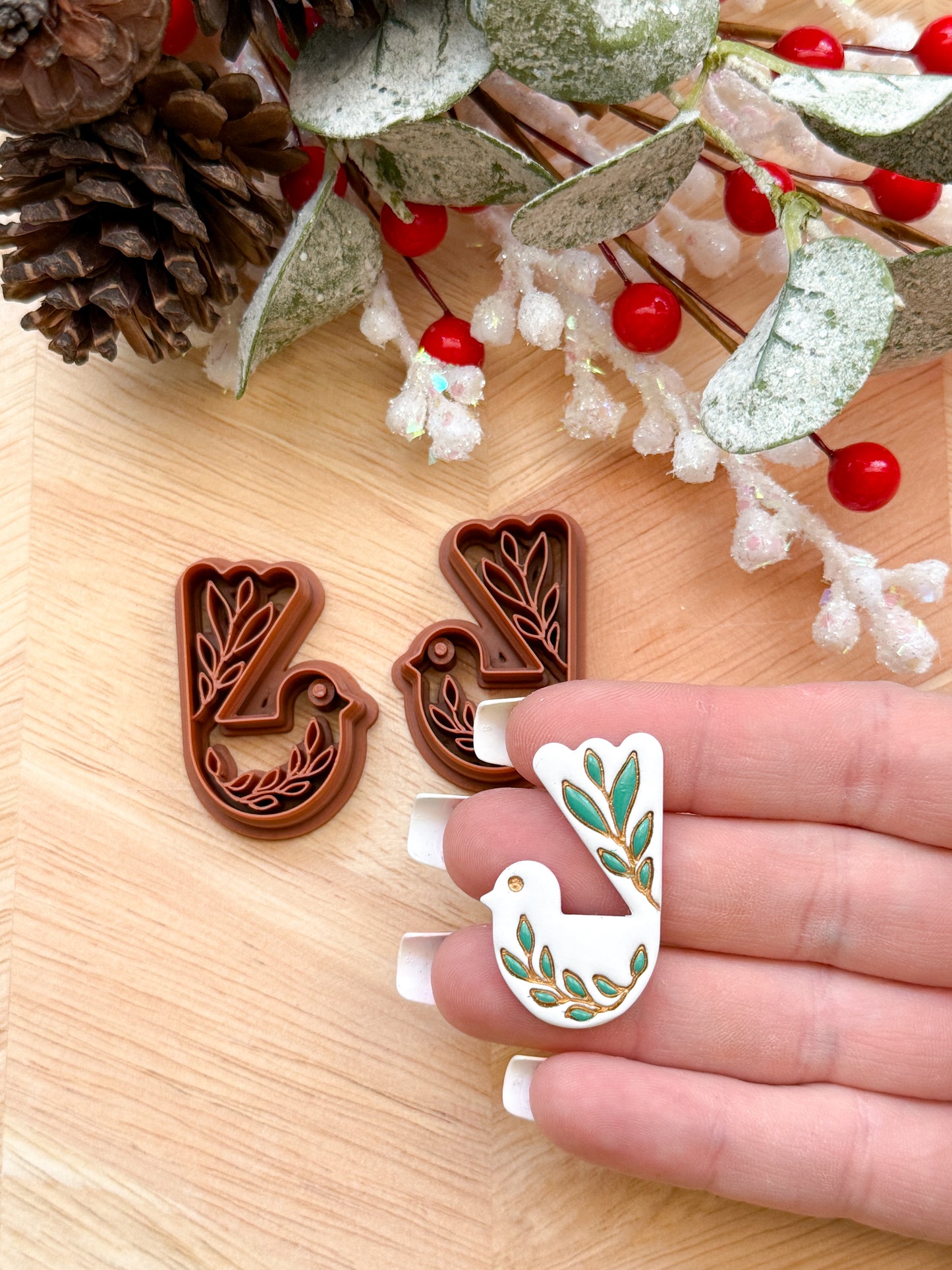 HOLLY BIRD | CHRISTMAS HOLIDAY | CLAY CUTTER