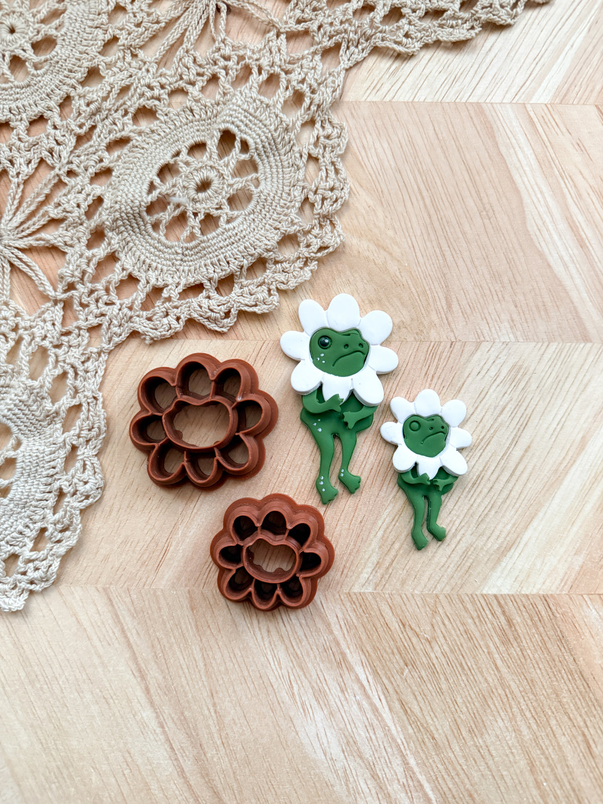 DAISY HAT | FROG OUTFIT | POLYMER CLAY CUTTERS