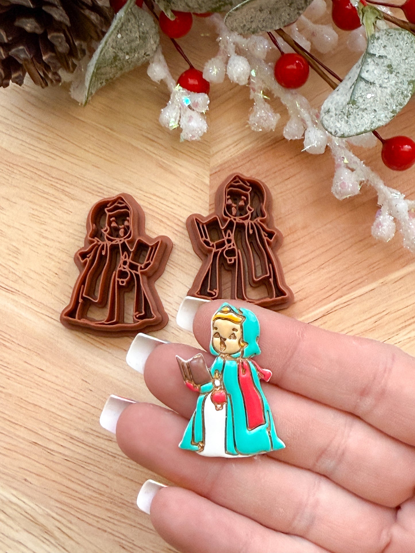 HOLIDAY CAROLERS SINGING | CHRISTMAS HOLIDAY | CLAY CUTTER