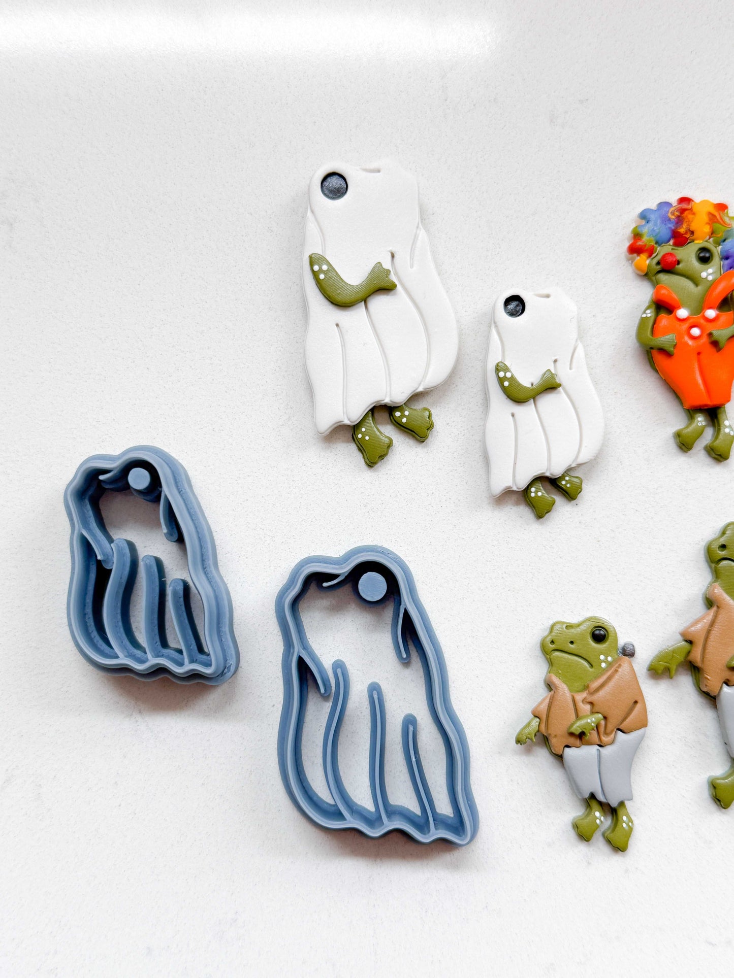 HALLOWEEN COSTUMES | FROG OUTFIT | CLAY CUTTERS