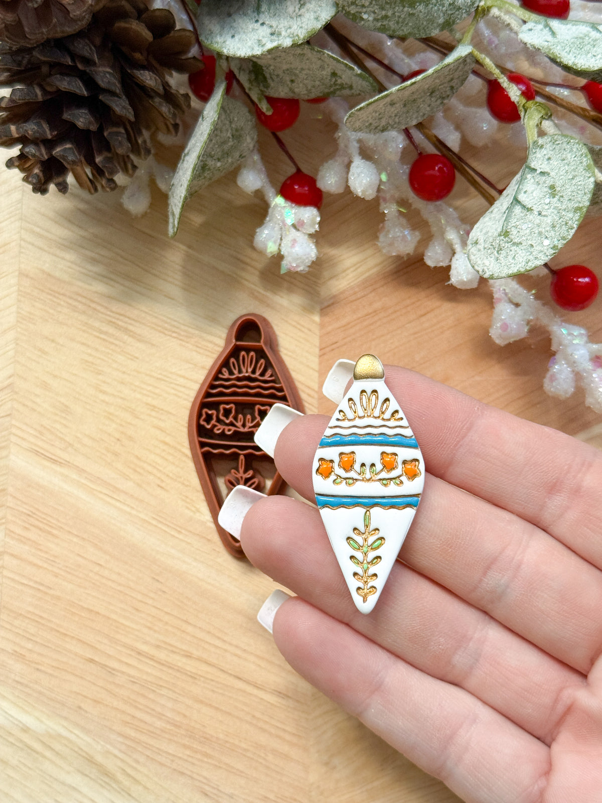 FOLKY LONG ORNAMENT | CHRISTMAS HOLIDAY | CLAY CUTTER