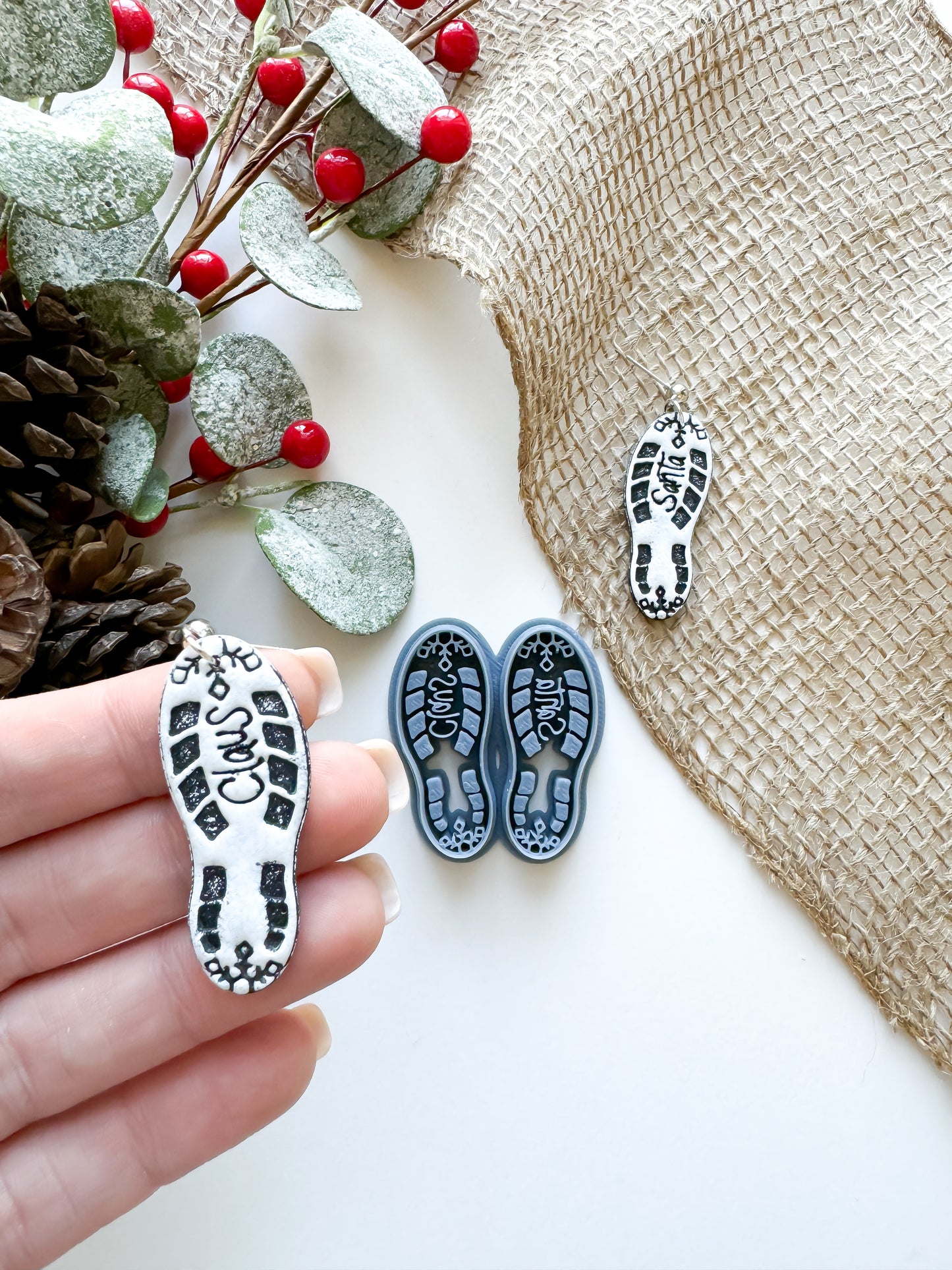 SANTA CLAUS BOOTS IN SNOW | CHRISTMAS | CLAY CUTTER