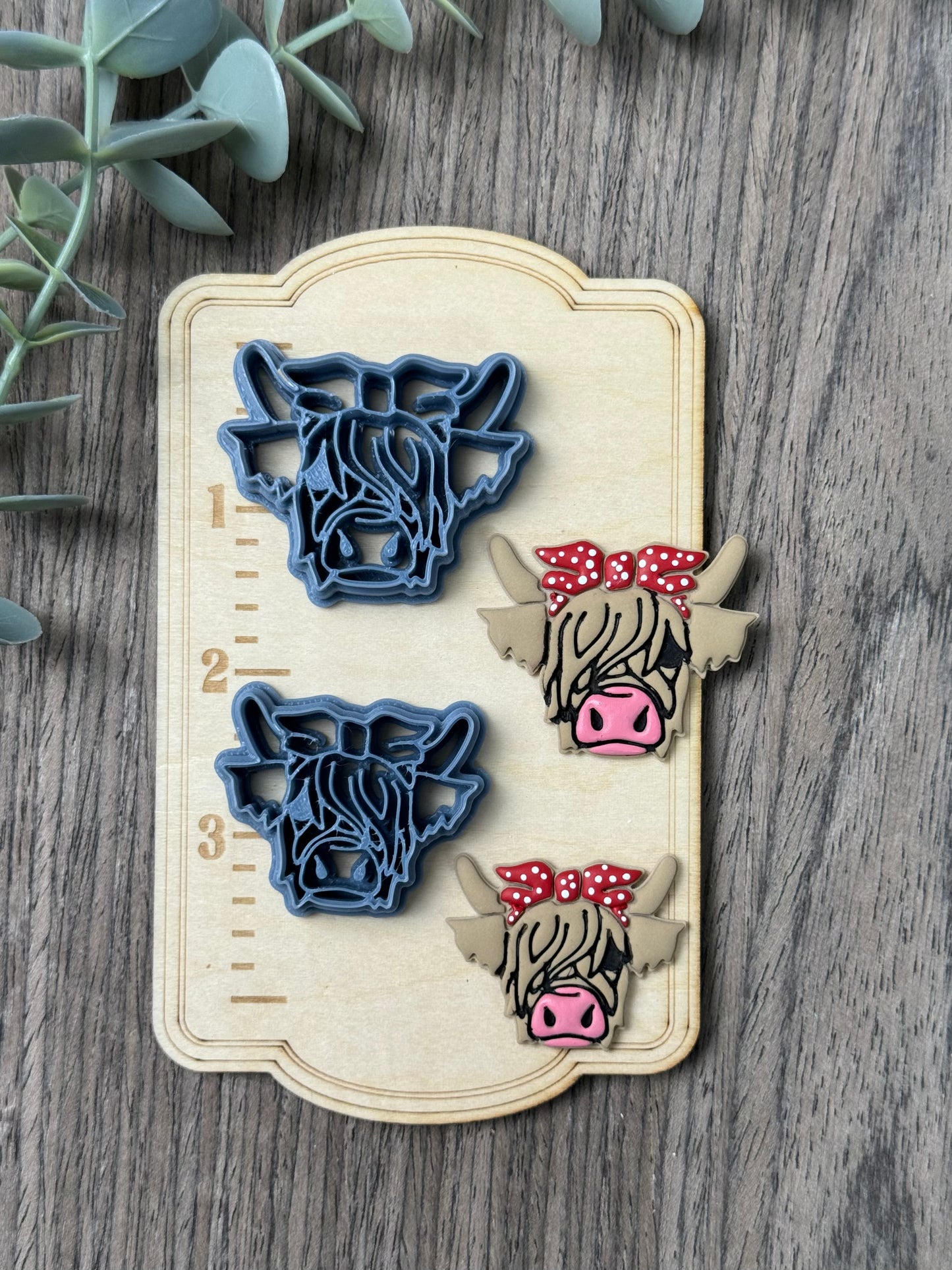 HIGHLAND COW BANDANA | FARM ANIMAL | CLAY CUTTER