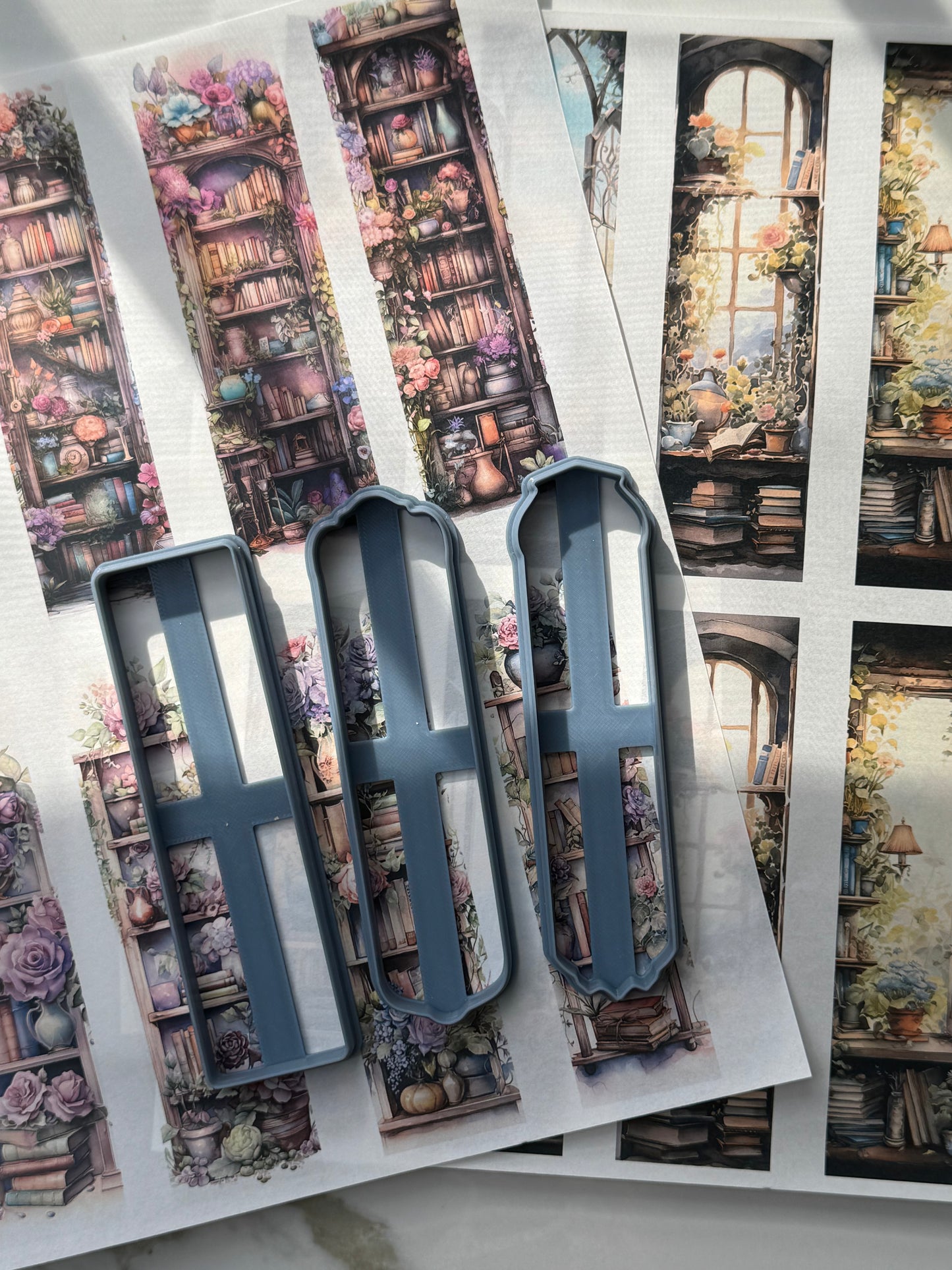 BOOKMARK | FANTASY | CLAY CUTTER