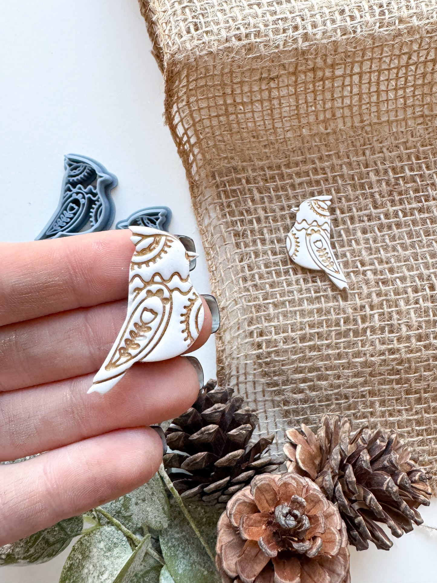 FOLKISH BLUE BIRD | CARDNIAL | CHRISTMAS | CLAY CUTTER