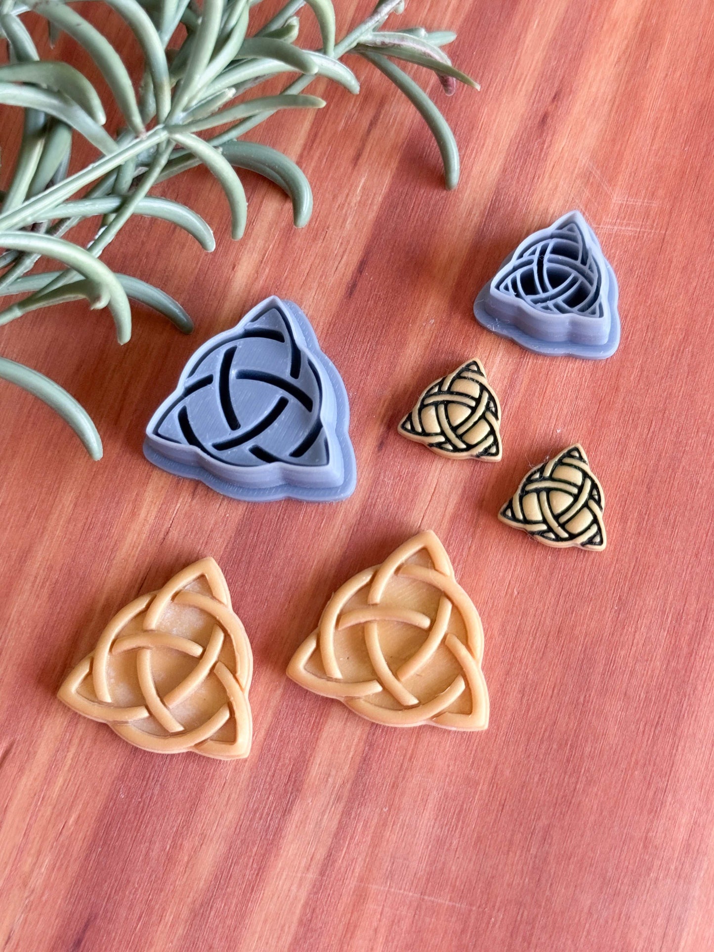 CELTIC TRIANGLE KNOT | IRISH ST PATRICKS DAY | CLAY CUTTER