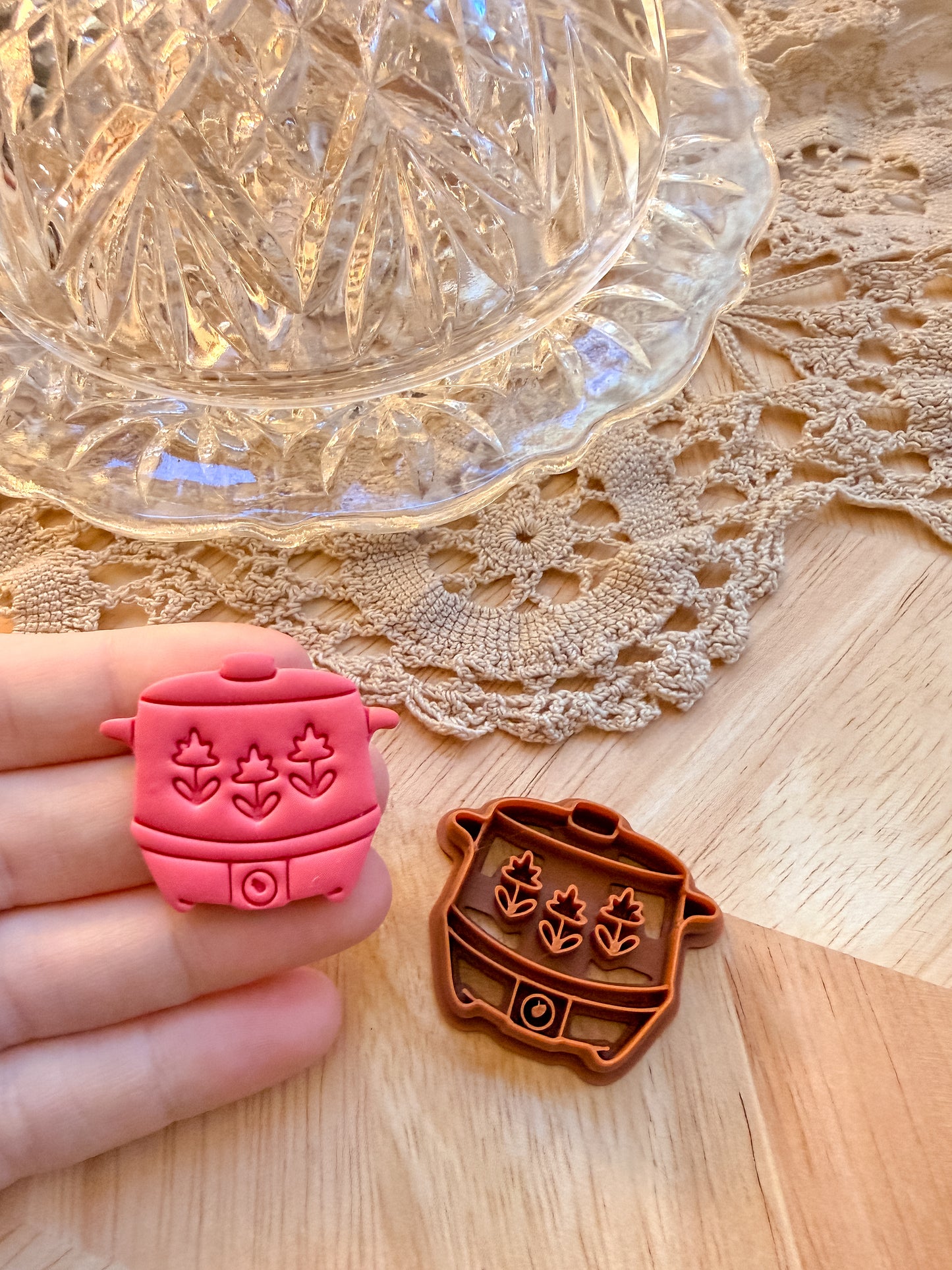 TALL CROCK POT | VINTAGE KITCHEN | POLYMER CLAY CUTTER