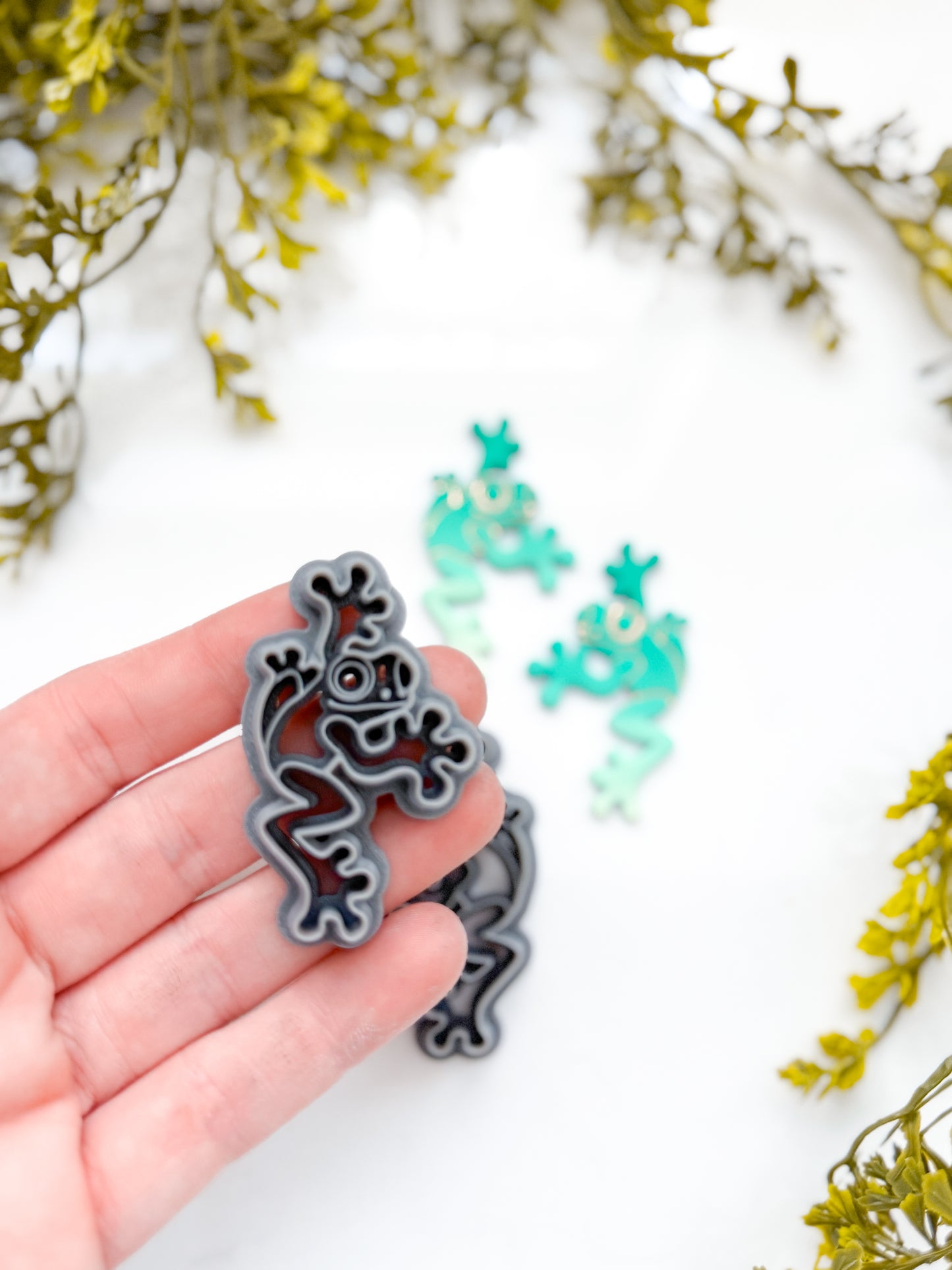 TREE FROG | ENCHANTED | ANIMAL | CLAY CUTTERS