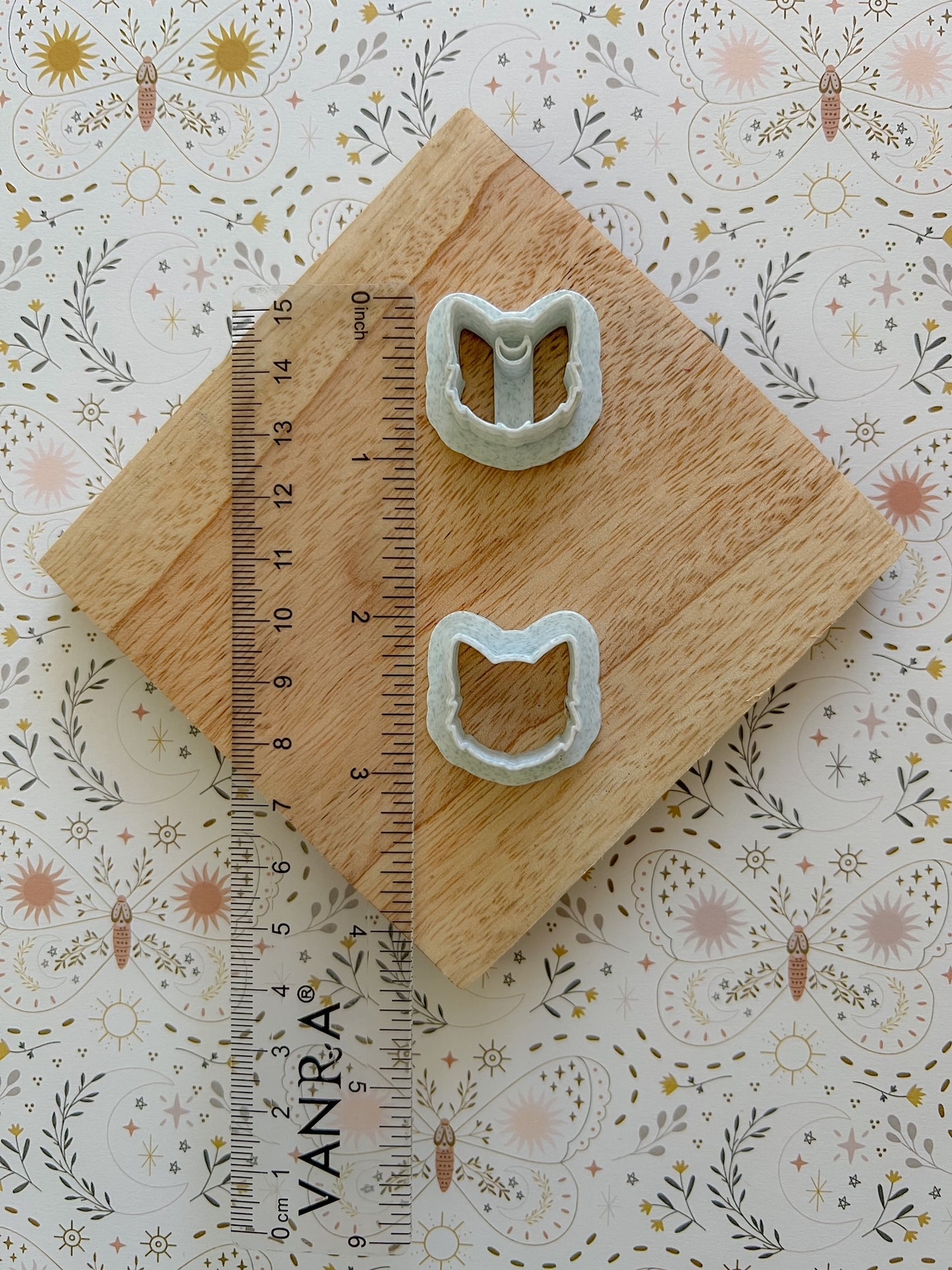 Kitty Moon Stud Cutter