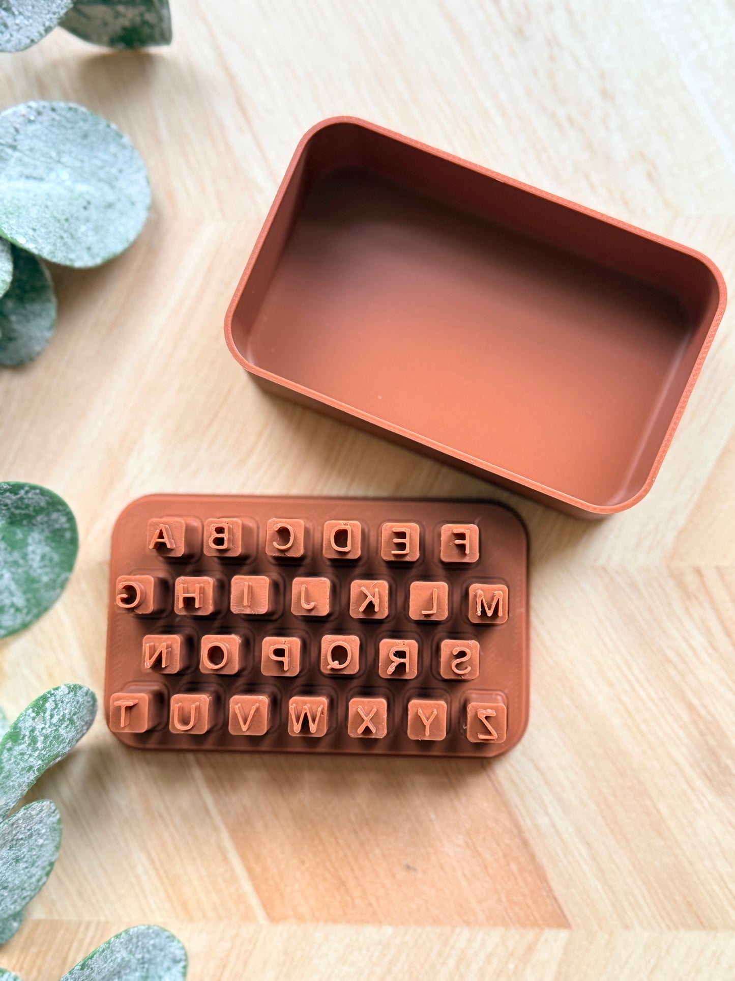 COMPACT UPPERCASE ALPHABET SET & CASE