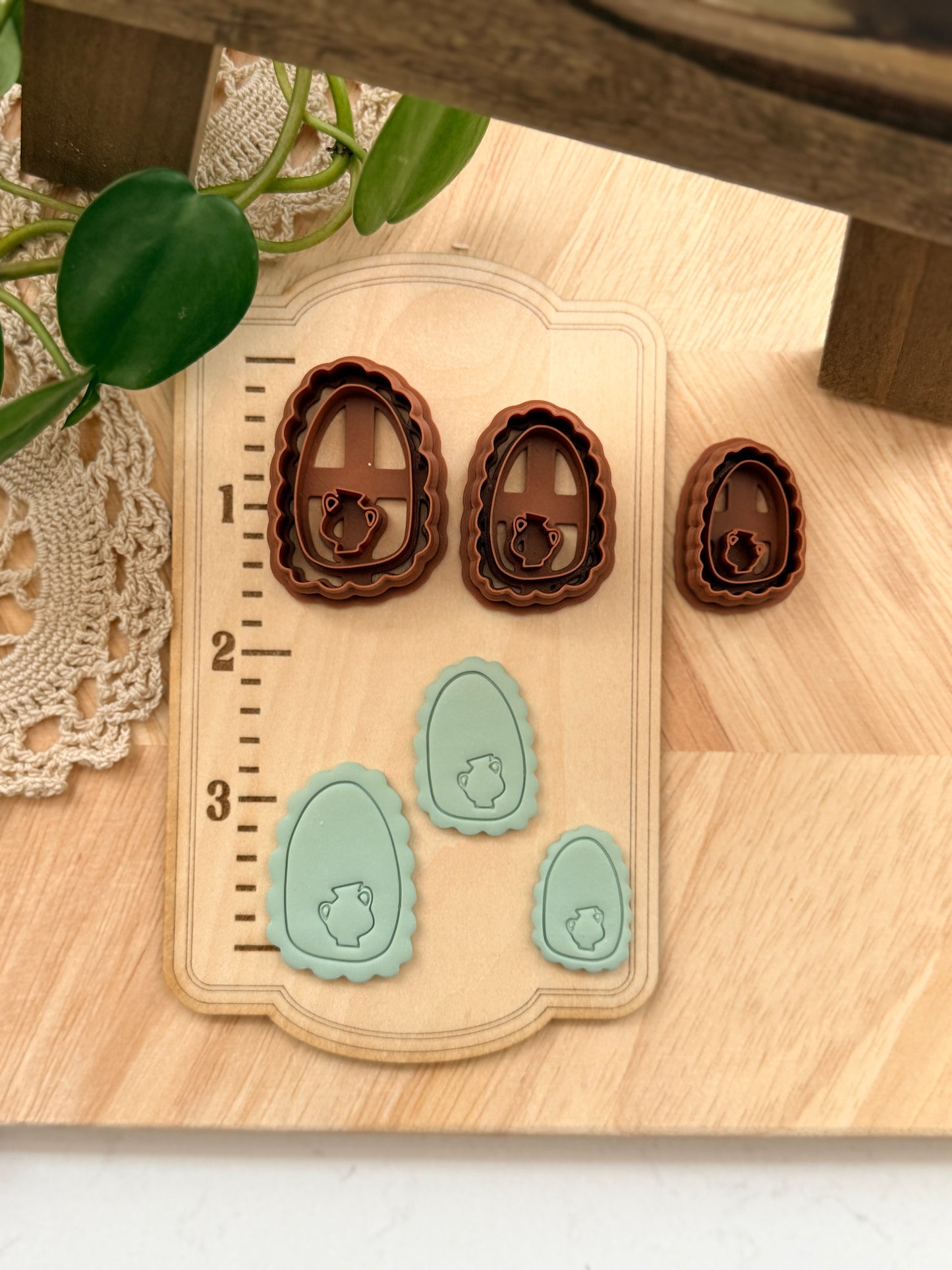 SCALLOP OVAL-ISH VASE FRAME | Grandma Core | Polymer Clay Cutter