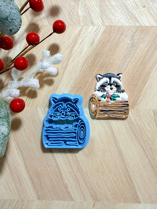 RACCOON WINTER LOG CLAY CUTTER | CHRISTMAS | POLYMER CLAY CUTTER