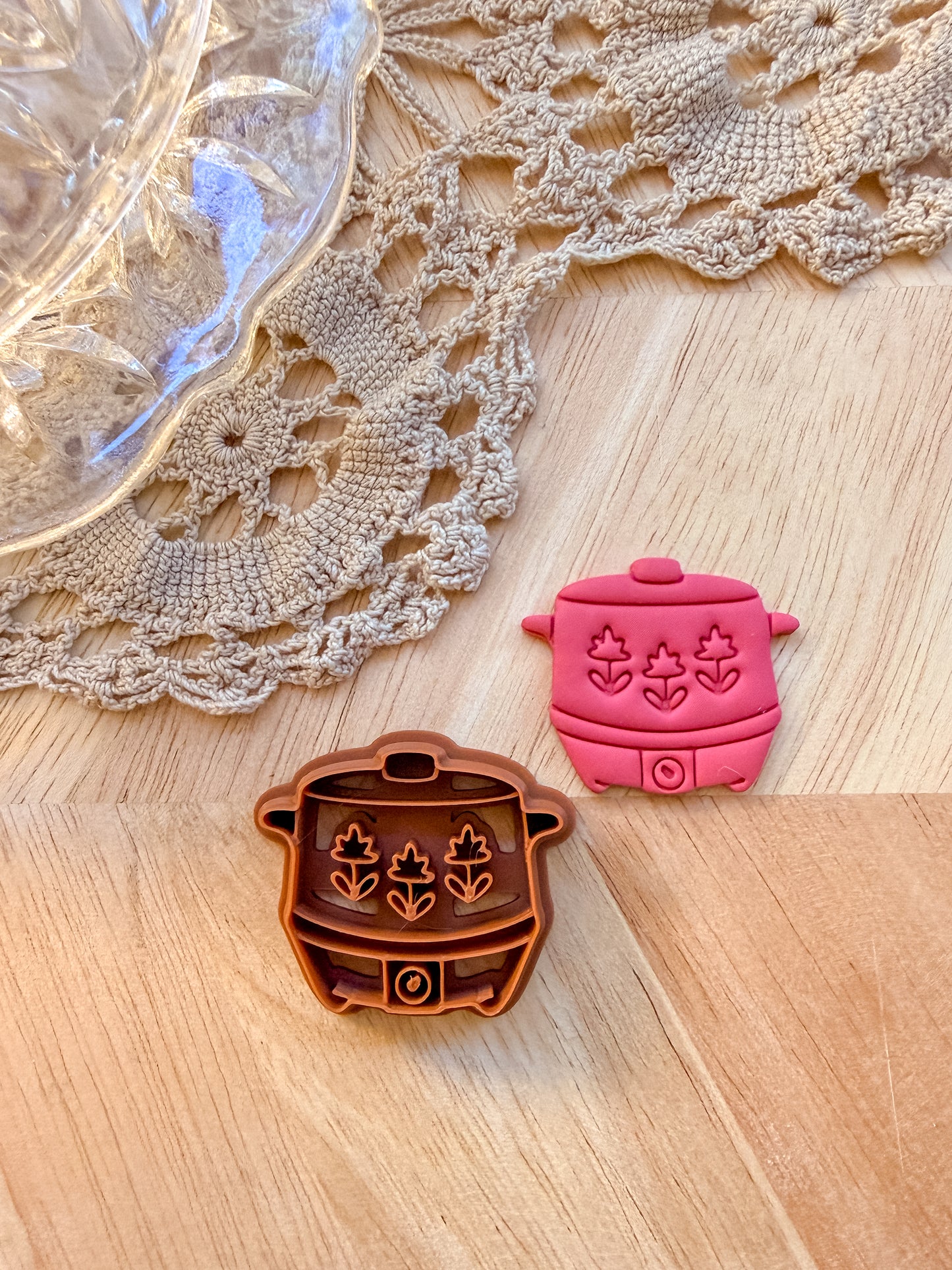 TALL CROCK POT | VINTAGE KITCHEN | POLYMER CLAY CUTTER