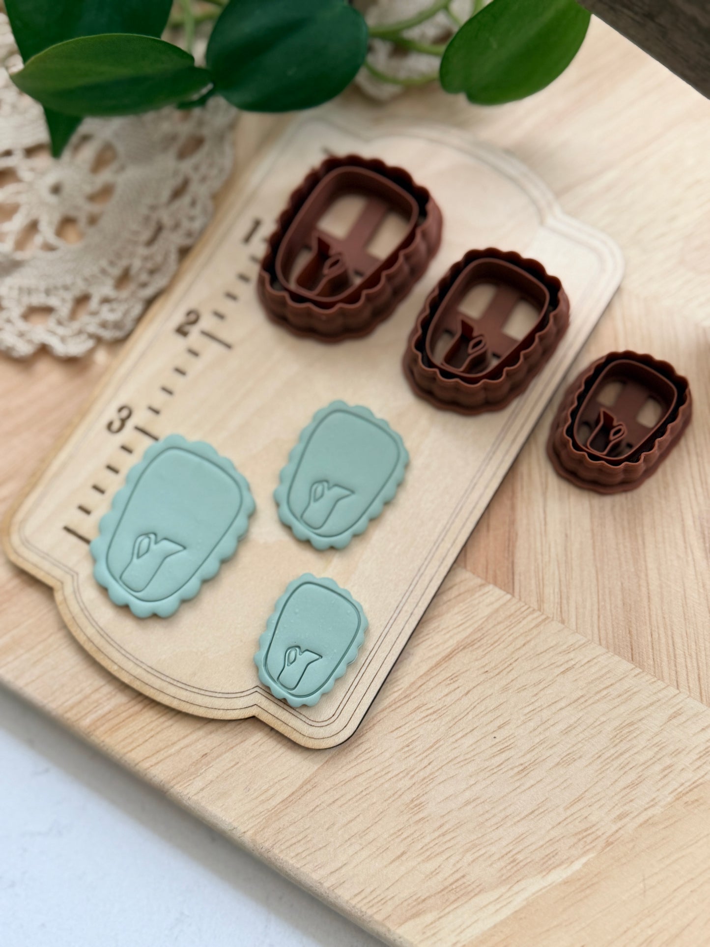SCALLOP RECTANGLE-ROUND VASE FRAME | Grandma Core | Polymer Clay Cutter