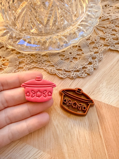 CASSEROLE COOKWARE DISH | VINTAGE KITCHEN | POLYMER CLAY CUTTER