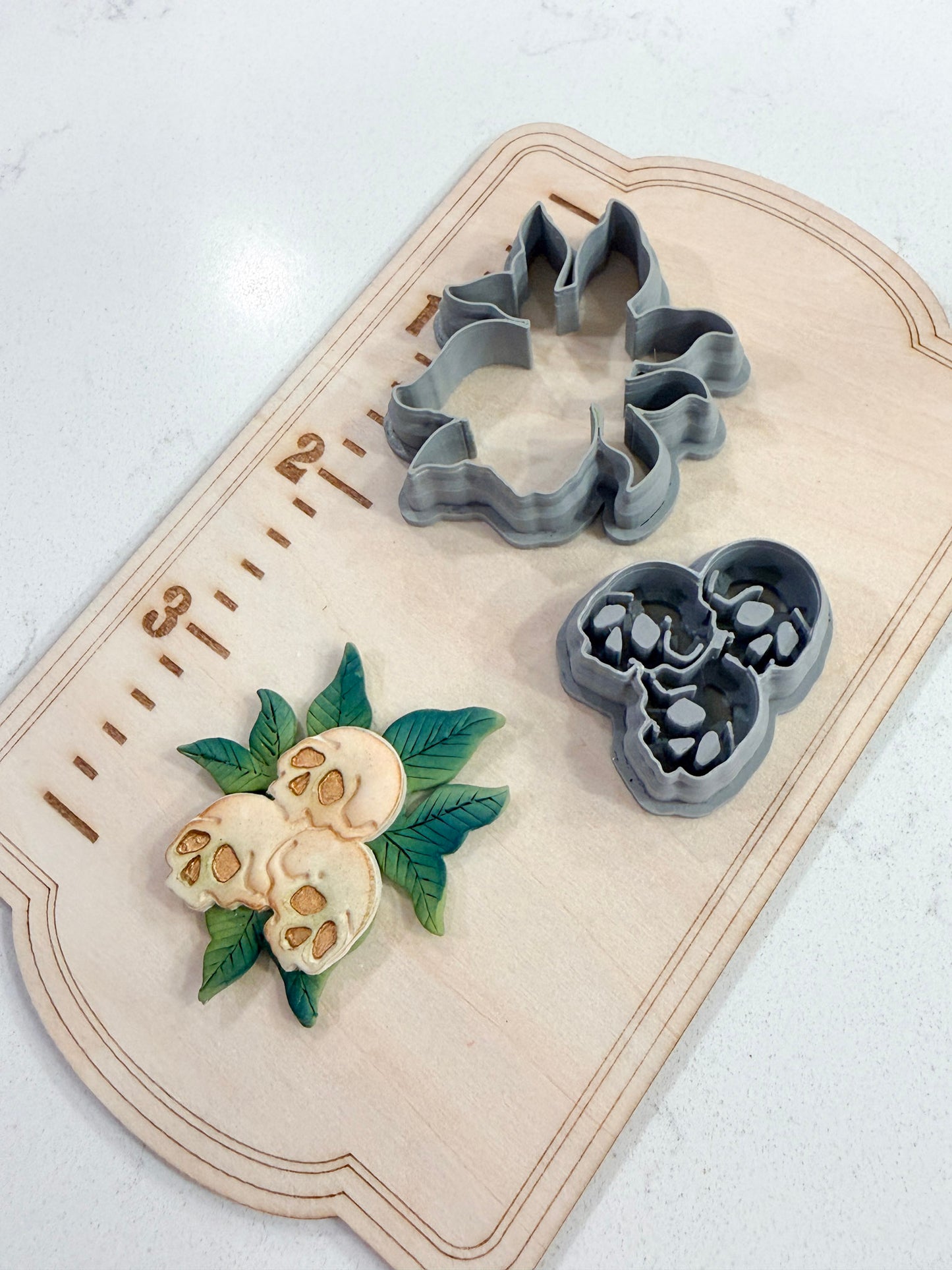 TRI SKULLS ON LEAVES | FALL AUTUMN | POLYMER CLAY CUTTERS