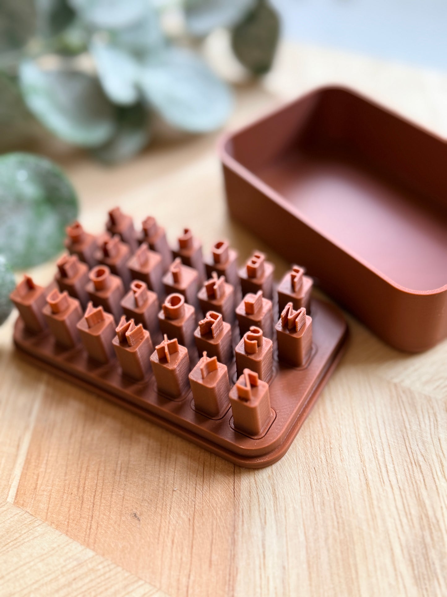 COMPACT UPPERCASE ALPHABET SET & CASE