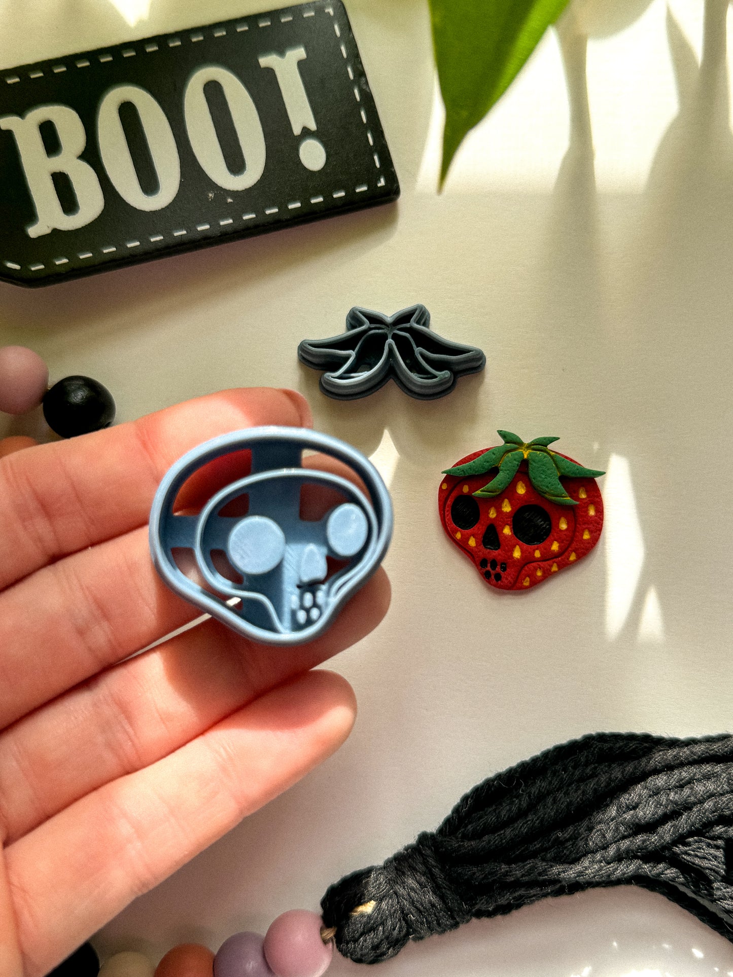 SKULLY STRAWBERRY | HALLOWEEN | CLAY CUTTERS