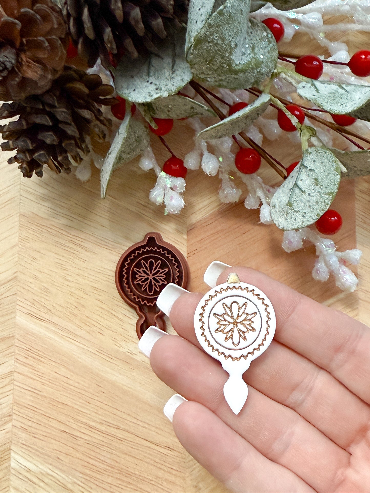 BURST ORNAMENT | CHRISTMAS HOLIDAY | CLAY CUTTER