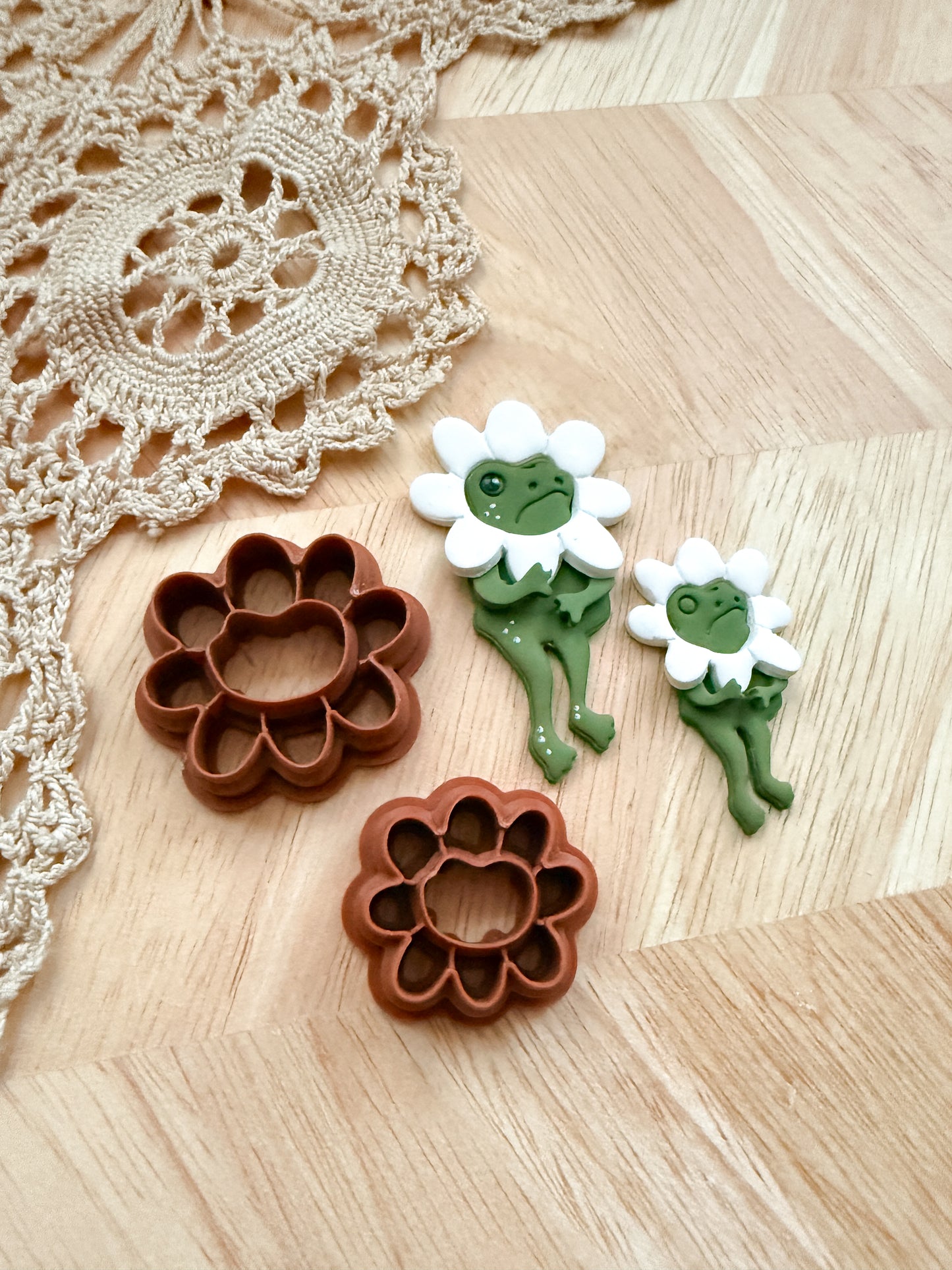 DAISY HAT | FROG OUTFIT | POLYMER CLAY CUTTERS