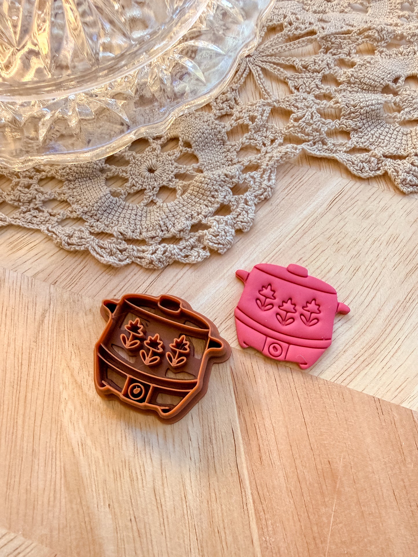 TALL CROCK POT | VINTAGE KITCHEN | POLYMER CLAY CUTTER