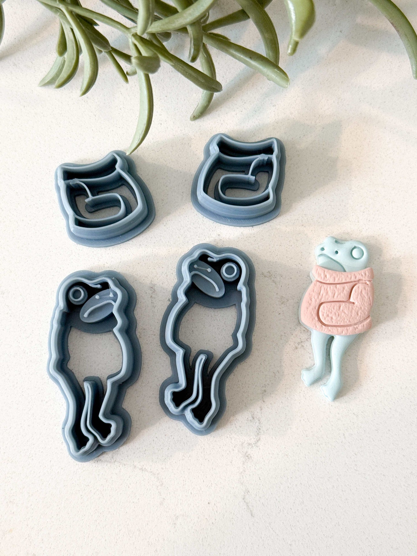 1.5 inch FROG w/ SWEATER SET | CLAY CUTTERS