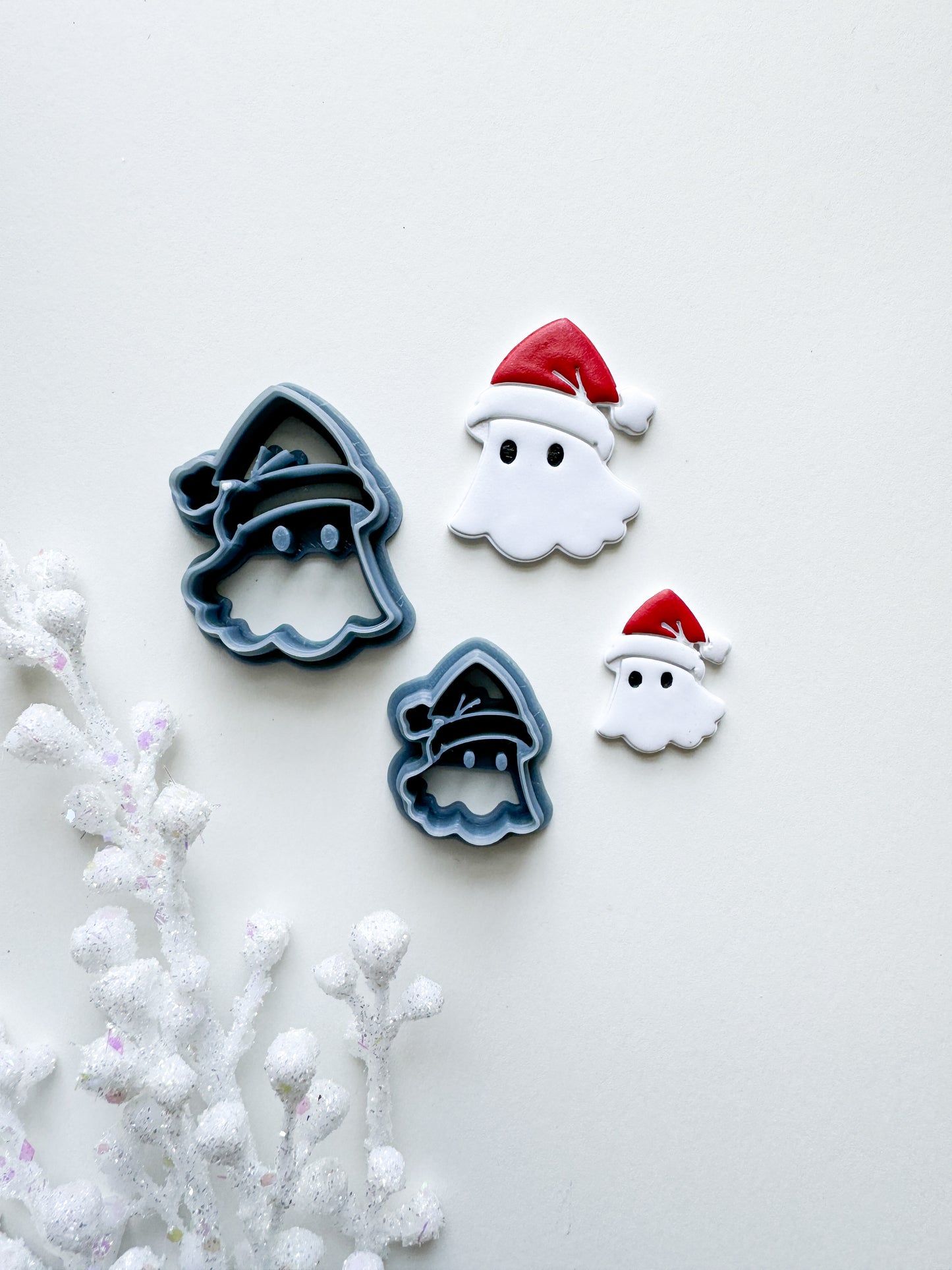 FLOWY GHOST w/ SANTA HAT | DARK CHRISTMAS | CLAY CUTTER