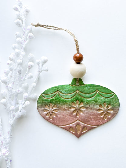 WIDE VINTAGE ORNAMENT | CLAY CUTTER